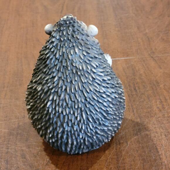 Design Toscano Roly-Poly Laughing Hedgehog Statue Figurine - Picture 3 of 8